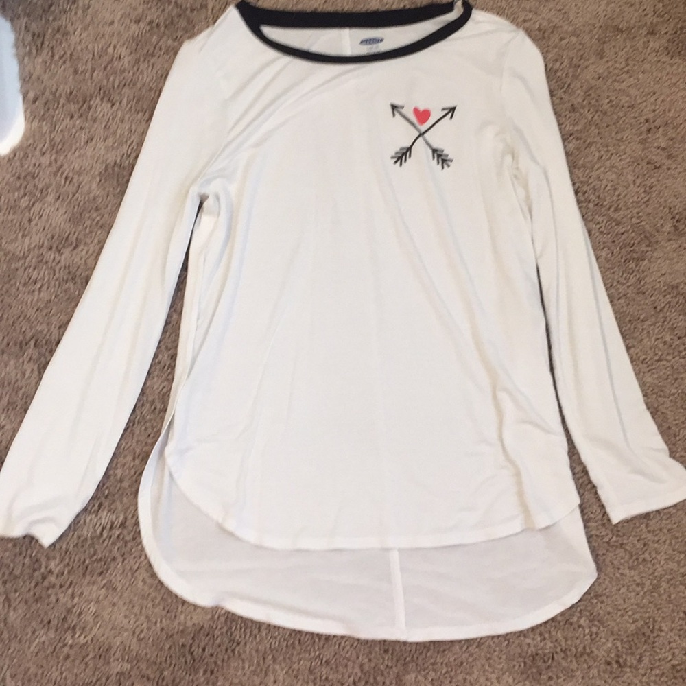White old navy long sleeve shirt